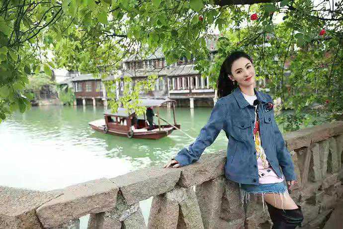 夏天怎么扎头发不热，简单发型清凉又好看