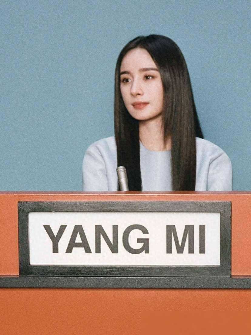 早春发型流行趋势：看看杨幂直发侧拍与孙俪的短发侧颜就知道了