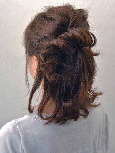 蓬松发型扎法，四步扎出一个好看的发型