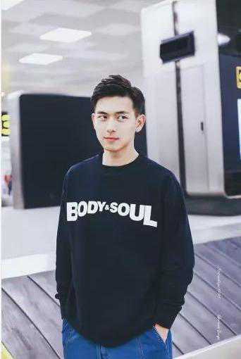 2020最潮男士发型解锁新姿势，新郎发型选对，堪比“整容”