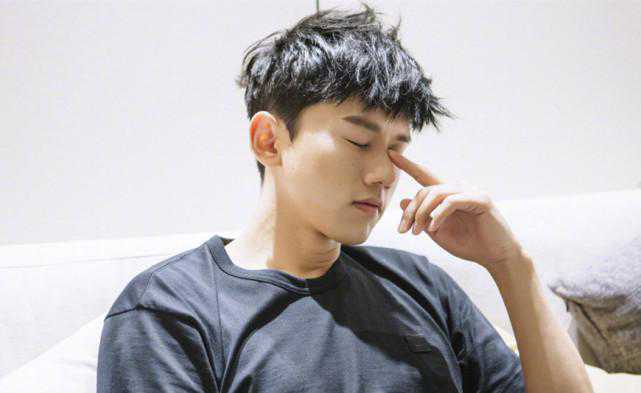 张杰换发型了，现在的帅吗？