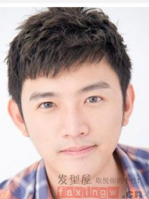 男士圆形脸发型 清爽帅气活力四射