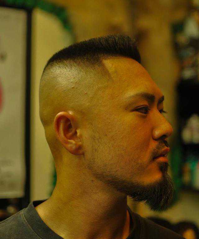 男士发型周边光，半截头，纹理烫，你认为哪一种最帅气