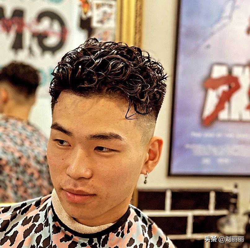 最具人气男士发型100来款，帅气有型很精神，喜欢请收藏