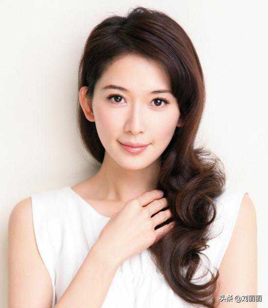 大波浪，锁骨发，满头卷，最美女性发型看这里，美到心痒痒