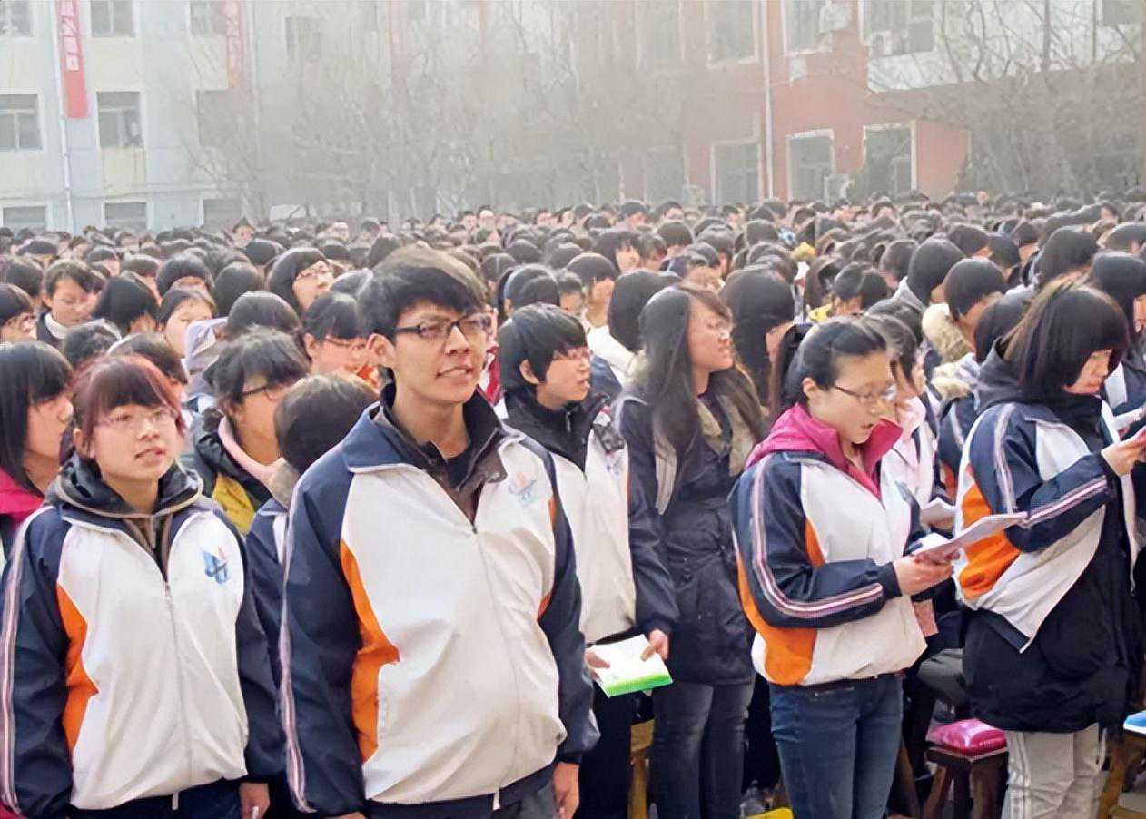 中学生“标准发型”公开，男生既清爽又man，看到女生不愿接受