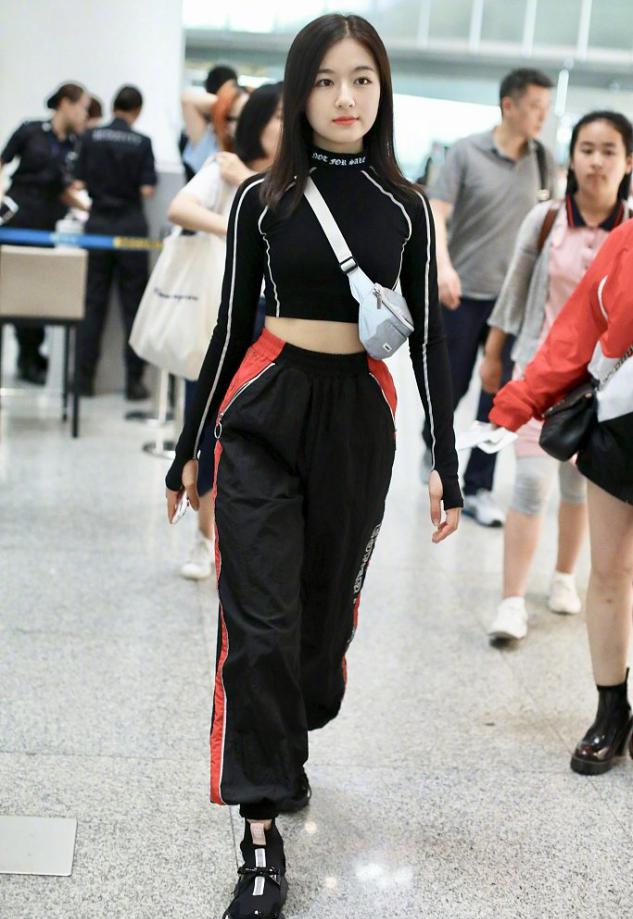 小圆脸女生只能走可爱风？这些发型让你又美又飒还时髦