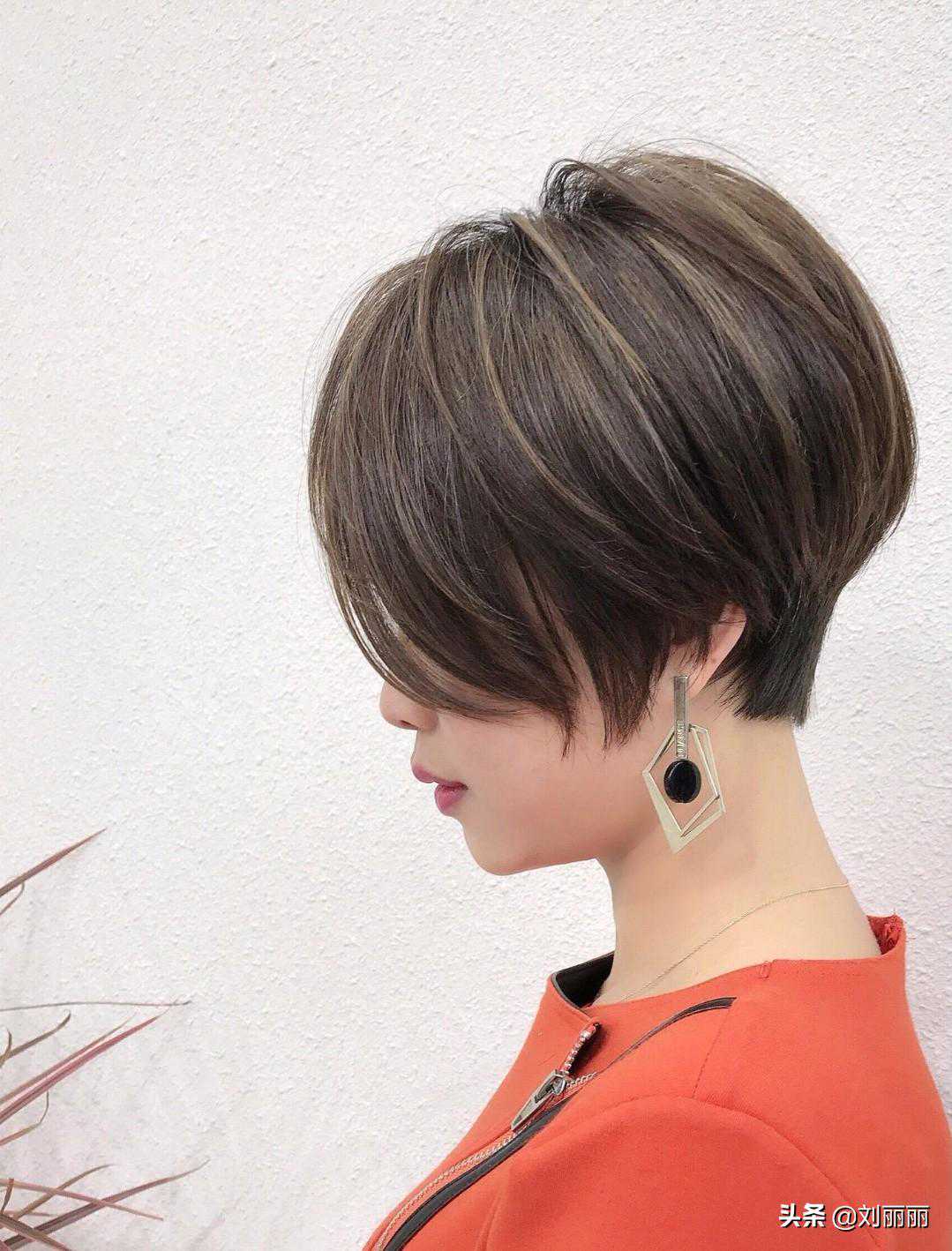 今秋精选流行发型20款，时尚，修颜，气质好，不论长短都很美