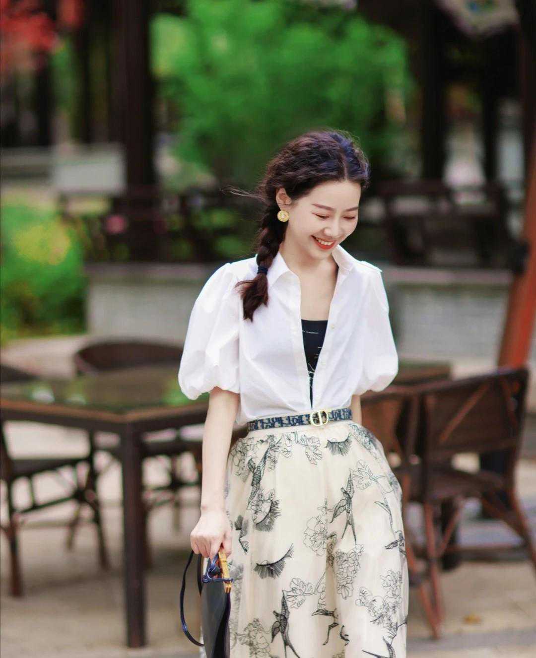 五一出游别再披头散发！试试这三款发型，减龄甜美又显气质