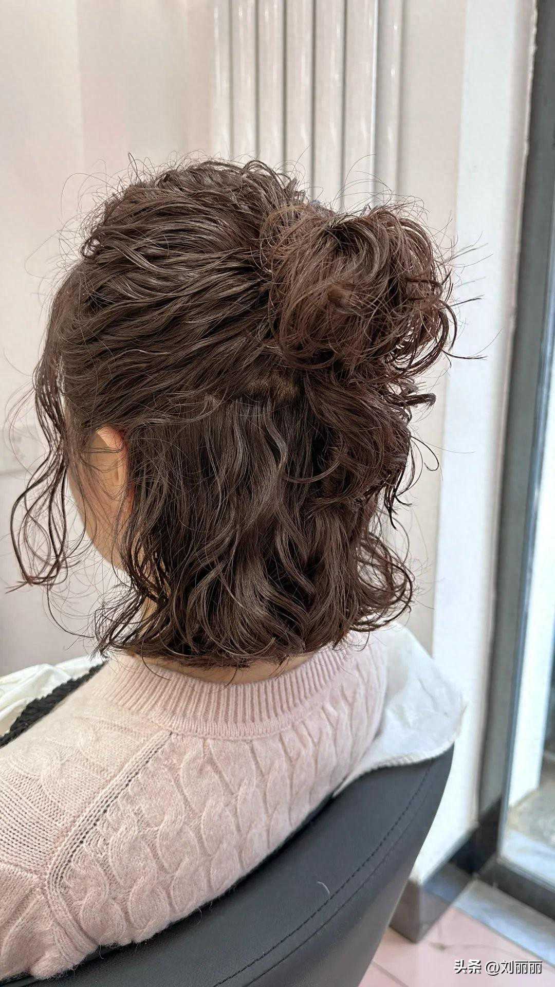 2024春节剪烫染发型大全，不论长短都很美，烫烫染染更出彩