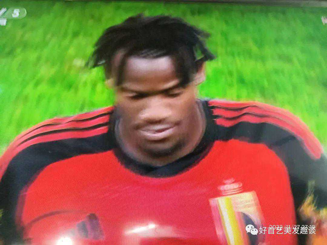 一定要看的十款很有个性的世界杯球员发型，特别是排名前三款