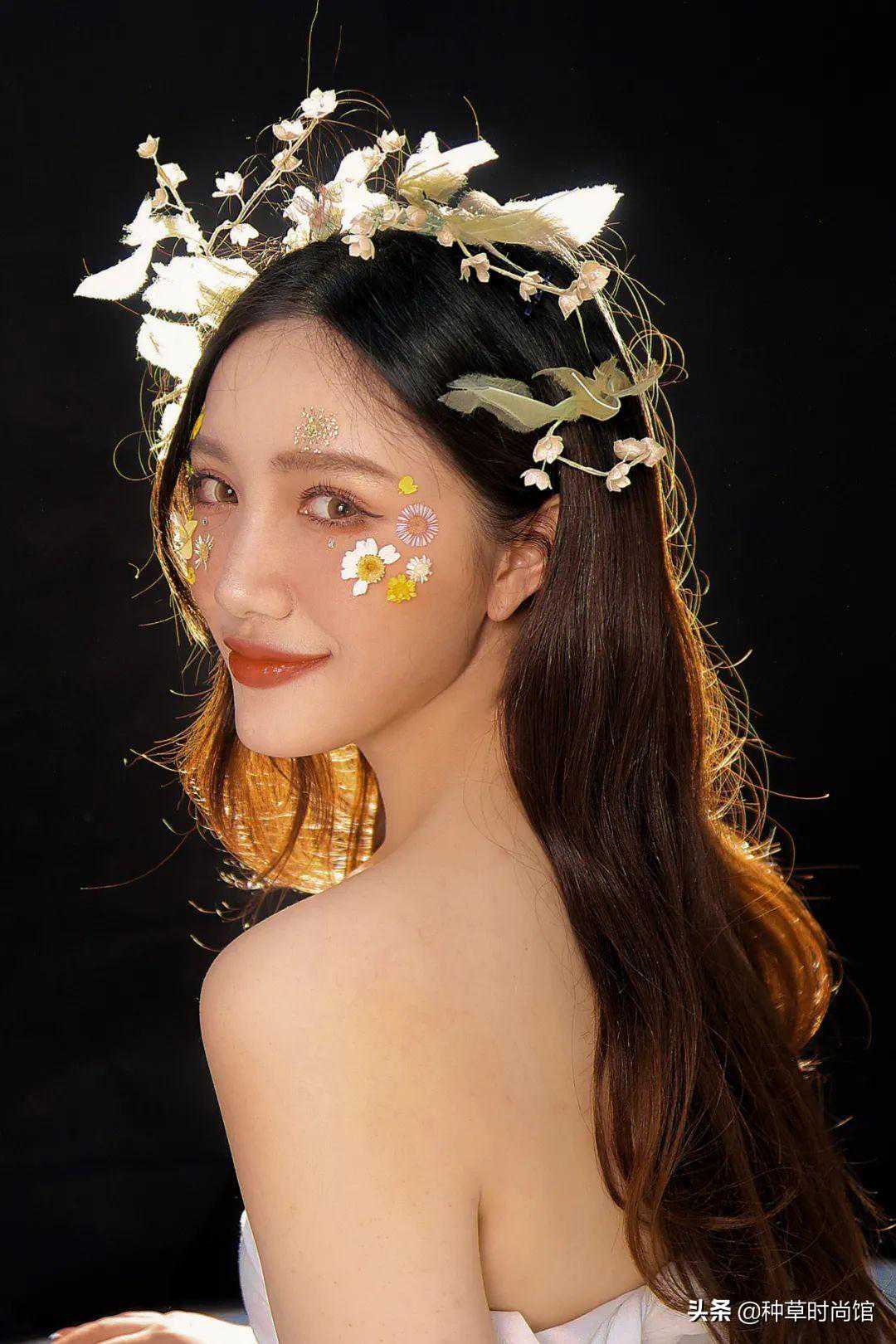 法式卷、初恋头、锁骨发...超显脸小的5款发型