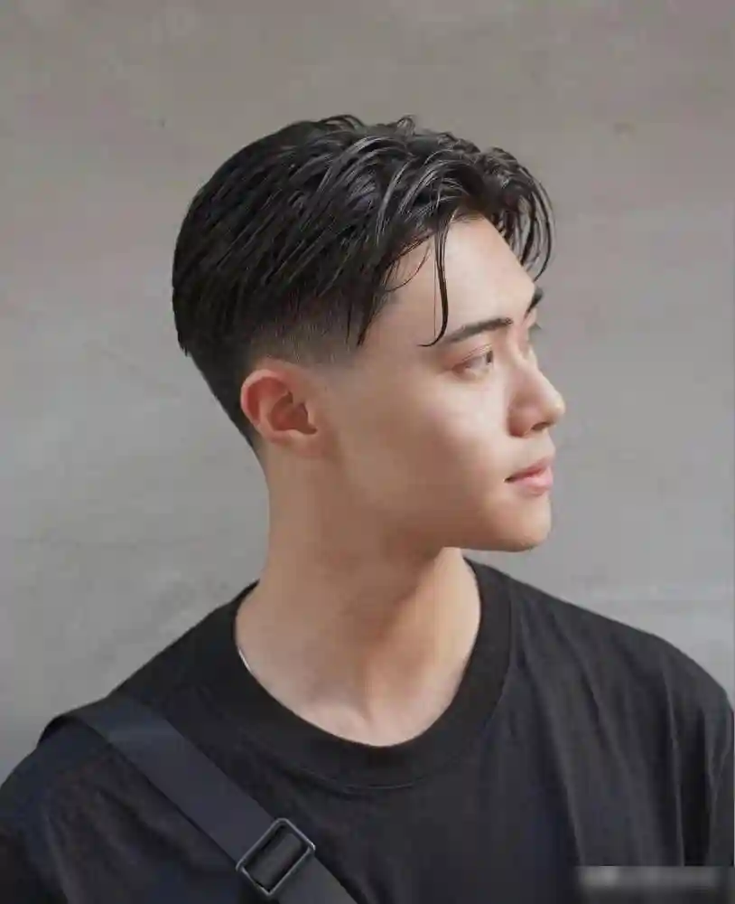 建议男生剪这3款“两边铲”发型，清爽干净，阳光帅气