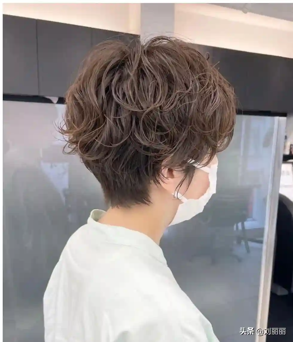 夏季爆款发型来了，时尚有个性，太多女性在尝试