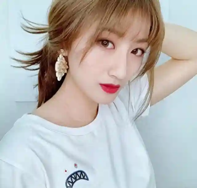 三四十岁女人发型别乱选，这几款烂大街还“显老”，看你踩雷了吗