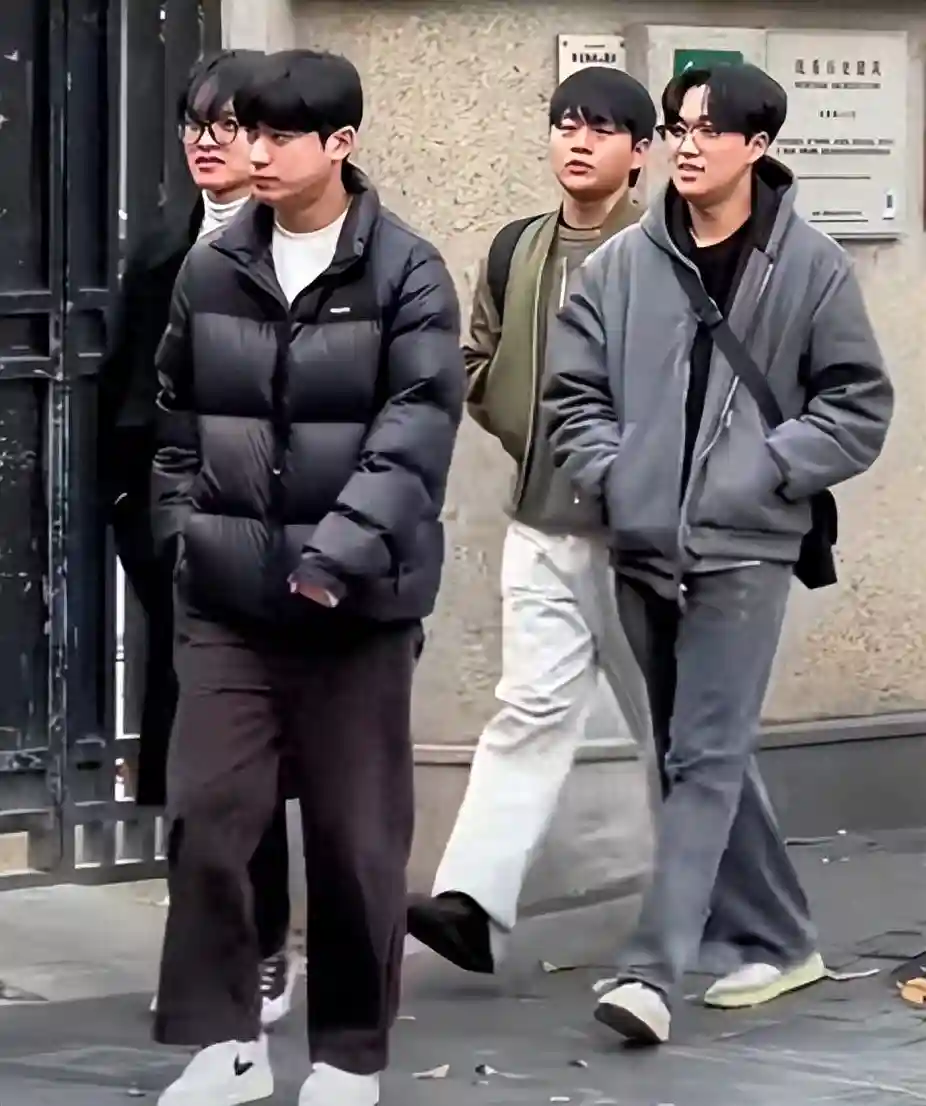 为什么劝你发型别留“顺产头”？看上海街头的韩国男生，就知道了