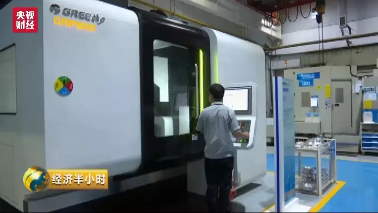 中国制造“保密车间”：零件精度只有头发丝的1/80