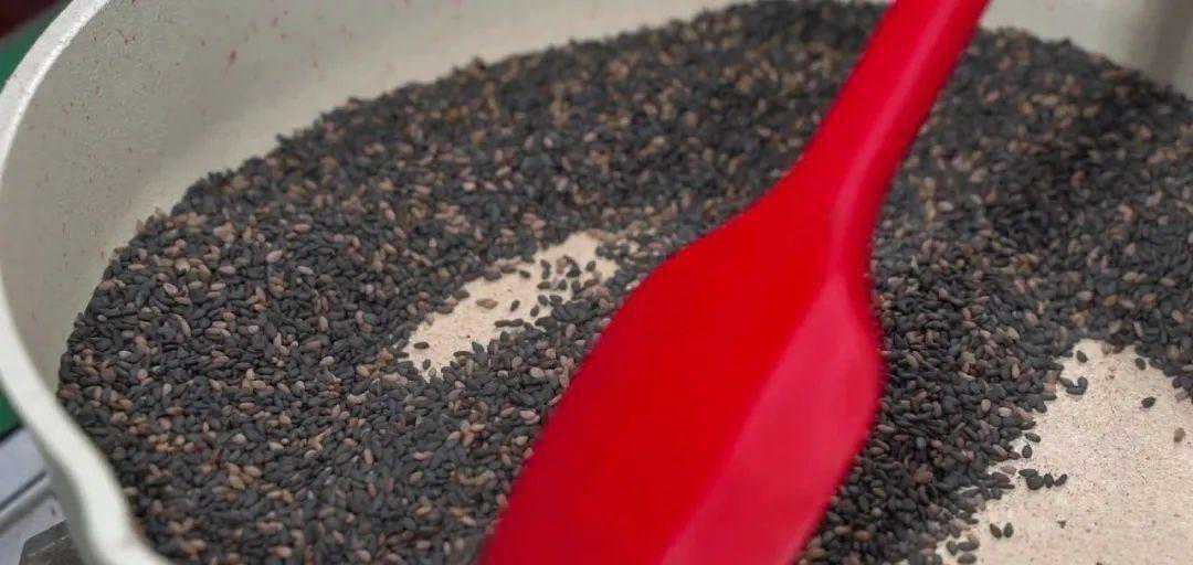 白头发增多，不是老了，这是身体出了问题，这几件事一定要注意