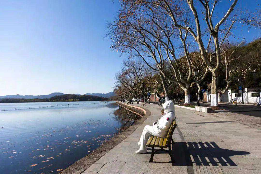 开个门、脱件衣服、梳个头发都感觉触电了！连日干燥，学一下减少静电的小窍门