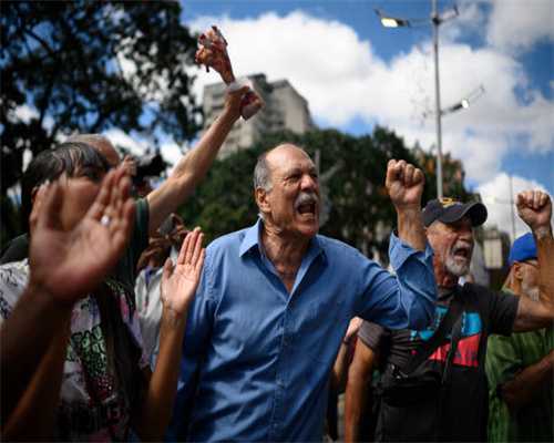 头发的生长速度受人体健康影响，有快有慢。应该多久剪一次头？