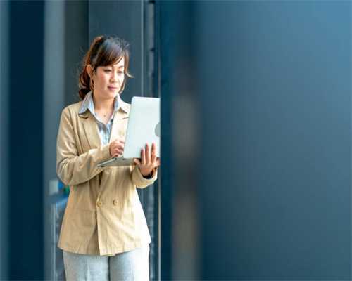 理发的价格越来越贵，我买了一个理发器，在家自己剪头发更划算！