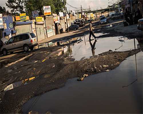 神舟十八号返回舱成功着陆，叶光富头发都湿透了，舱内温度有多高