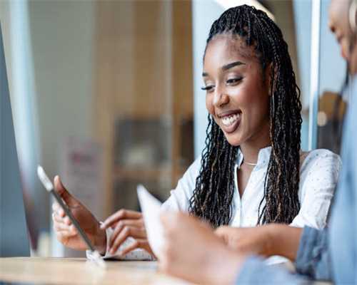 疯狂理发挑战！剪头发5分钟，陪理发店演戏一个小时，你接受吗？