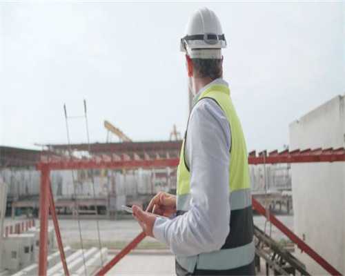 英国妹子追求浓眉把头发种到眉毛上，现在眉毛疯长，这画风简直了