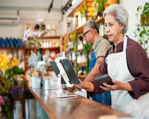 范晓萱参加活动太臃肿 头发眉毛变白 已经不是肥胖那么简单 辣眼睛