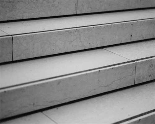 你给我烫的头发，为什么我洗了就不卷了？为什么变形了？