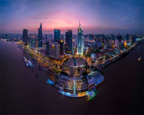 南宁一女子头发卷入机器中，被撕下整张头皮……