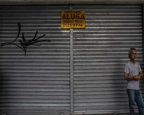 这是我见过最有气质的妈妈：50岁头发微卷却洋气，穿衣更温柔贵气