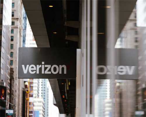 总拔自己的头发是种病吗？还真可能是有拔毛癖